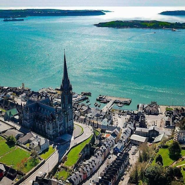 Appartement Townhouse In Centre Of Cobh Extérieur photo