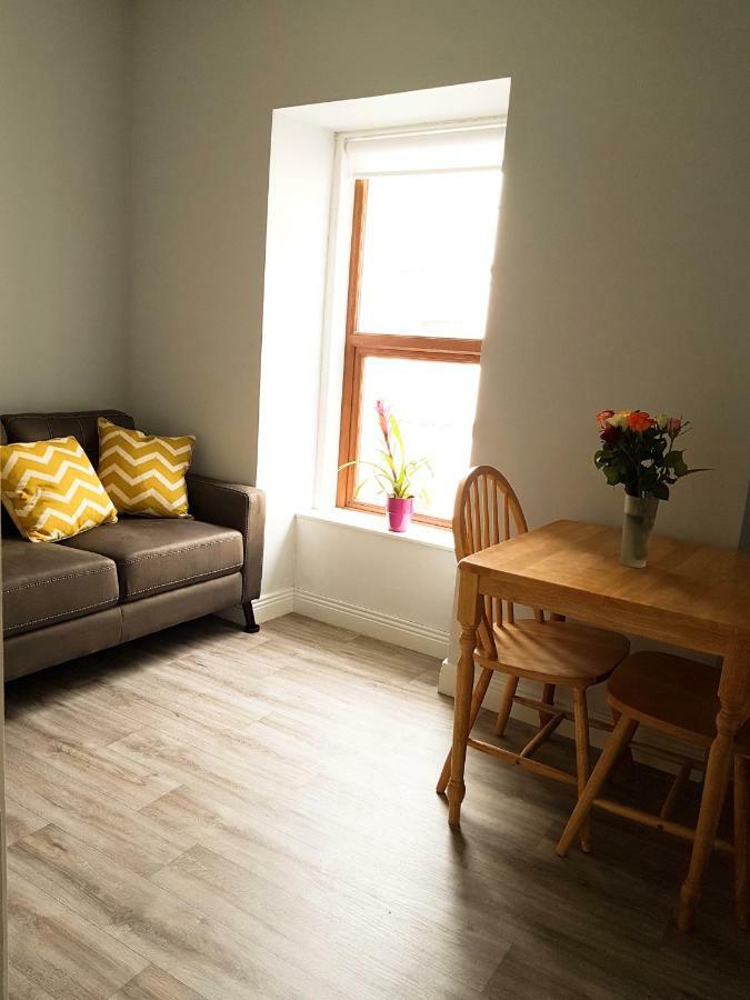 Appartement Townhouse In Centre Of Cobh Extérieur photo